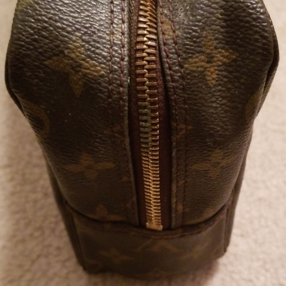 LV Toiletry Bag - Picture 6 of 8